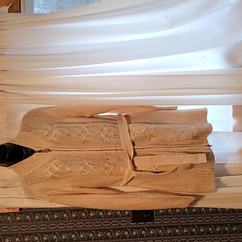 Sweater, women's. Size XL. Beige
